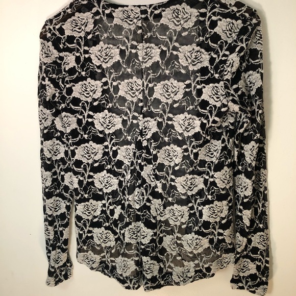 Black and white rose lace shrug - Picture 2 of 5